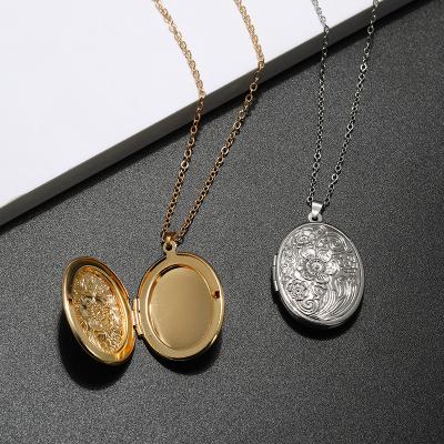 China CLASSIC Hot Sale Gold Photo Picture Oval Copper Frame Pendant Silver Plated Pendant Necklace For Girls for sale