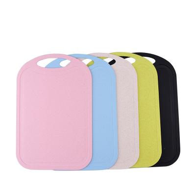 China Stocked Stain Goods Food Grade Cutting Board Plastic For Kitchen Vegetables for sale