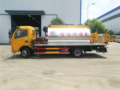 China 6m3 4x2 Asphalt Distribution Truck, de Verwarmde Vrachtwagen van de Bitumenspuitbus Te koop