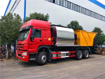 China 24m3 Asphalt Distribution Truck 8x4 , Synchronous Chip Sealer Truck for sale