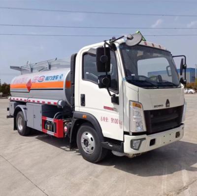 Chine camion mobile de Bowser d'huile du camion 5000L SINOTRUK HOWO de distributeur de réservoir de carburant 5m3 à vendre