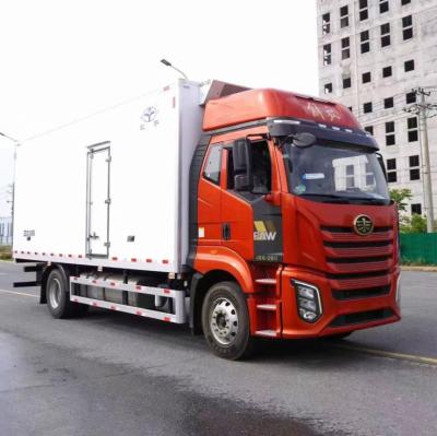 China Frucht FAW 10 Ton Reefer Truck Cold Room Van Truck For Vegetable And zu verkaufen