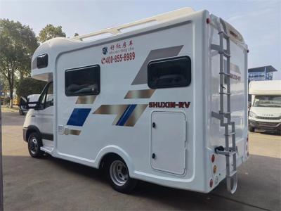 Chine Camion de tourisme mobile RV Caravan Van avec moteur de 190 chevaux Max charge utile 7042 kg à vendre