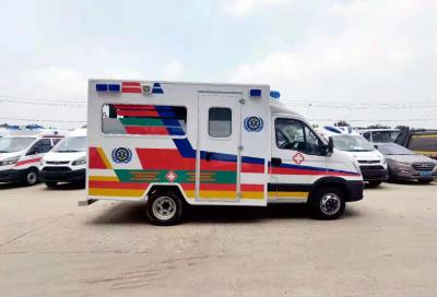 China Emergency Ambulance Car With Euro 5  Emission Standard Curb Weight 2970 Kg Medical Rescue Vehicle for sale