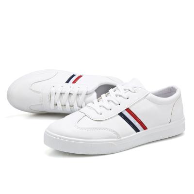 China Anti-slip 2023 New Style High Quality mens Flat Sneakers Fashion Trend men White Sneakers for sale