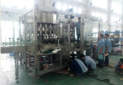 China Cadena de producción carbonatada botella automática de la bebida de la máquina de rellenar de las bebidas del animal doméstico en venta