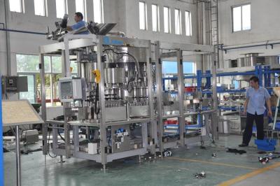 Chine Machine de remplissage liquide automatique, précision de mise en bouteilles d'équipement de suffisance chaude haute à vendre