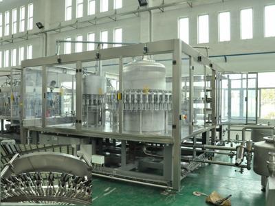 China 4 Cavities Semi Automatic Bottle Filling And Capping Machine For 330ML-1500ML PET Bottle for sale