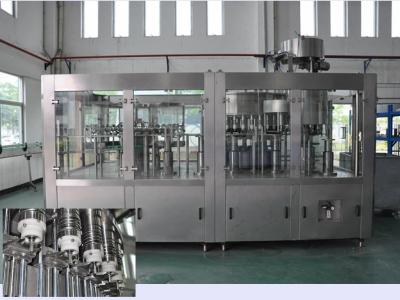 Chine Chaîne de production potable de jus de fruit de Monoblock, 3 dans 1 machine de capsulage remplissante de rinçage à vendre