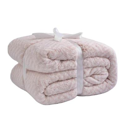 China Warm Light Pink Arrow Print Striped Soft And Cozy Northern Sherpa Homeware Fleece Blanket for sale