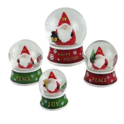 China Wholesale Europe Polyresin Christmas Gnome Snow Globe For Christmas Gift for sale