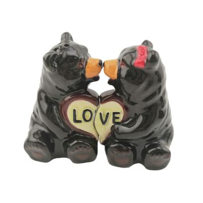 China Sustainable Custom Shape Decorative Animal Love Cute Ceramic Pepper Shaker Mini for sale