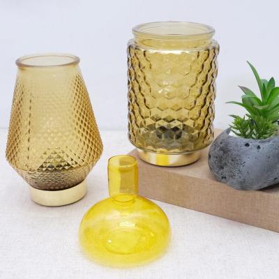 China Minimalist Yellow Crystal Flower Vases Luxury Glass Vase Vase For Flowers for sale