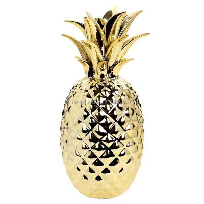 China Art Decor Golden Color Decorative Ceramic Pineapple LuxuryStand Home Decor Ornaments for sale