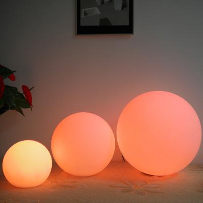 China Garden Birthday Delivery Ball Decorative Light Modern Home Solar Table Lamp Lamp Led Plastic Light for sale