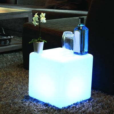 China Modern Rechargeable Modern Commercial Luxury Outdoor Plastic Color Changing Mood Cube Lamp Light Bar Stool Cube Chair for sale