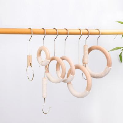 China Modern Multi Scarf Link Hanger Beech Wood Clothes Store Scarf Ring Shape Hook for sale