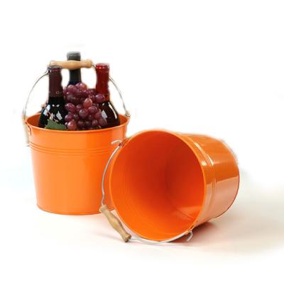 China Eco - Friendly Orange Paint Metal Bucket With Handle for sale