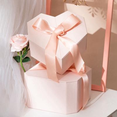 China Unique Recycled Luxury Materials Custom Closures Magnetic Tape Printing Logo Paper Gift Boxes Package Box Folding Packaging For Clothes for sale