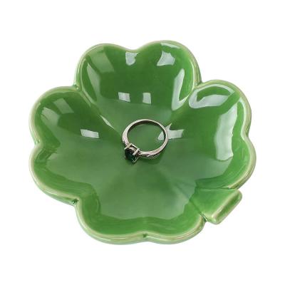 China Wholesale High Quality CERAMIC Clover Head Shape Porcelain Four Leaf Holder Ceramic Ring Jewelry Display Dish For Wedding Trinket Trays for sale