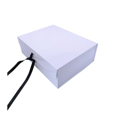 China Waterproof Custom Logo White Cardboard Packing Ribbon Square Large Magnetic Folding Paper Gift Packaging Boxes With Lid for sale