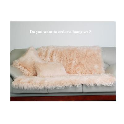 China Wholesale Soft Breathable Shaggy Throw Soft Fluffy Luxury Faux Fur Fabric Pillow Cover Pillow And Faux Throw Covering Set for sale