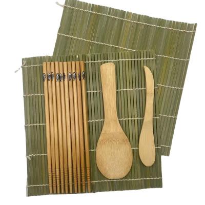 China Good quality nature sustainable color bamboo sushi mat, sushi paddles, sushi chopsticks and sushi material plate en venta