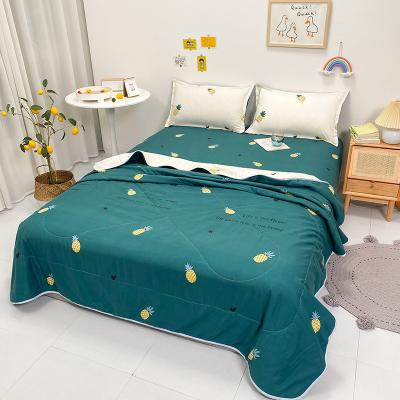 China Nondisposable Spring Flat Sheet Women Design Fashion Comforter Bed Inner Filling Duvet Printed Summer Quilted 4 Pieces Set for sale