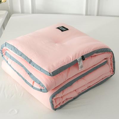 China Cotton Home Washable Quilt Comforter Bedding Home Colorful Polyester Summer Comforter Inner Filling Cover Set for sale