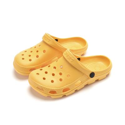 China Durable 2022 Men And Women Classic Jugs Clog Eva Clog Thick Sole Outdoor Beach Clogs for sale