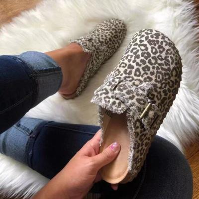 China 2022 New Fashion Trend Women's Flat Bottom Slippers Women's Fashion Leather Buckle Baotou Slippers Half Slippers for sale