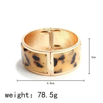 China Tortoiseshell Metal Bangle Spring Acetate Acrylic Bangle for sale