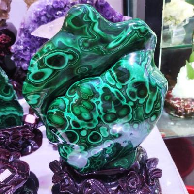 China Europe craft crystal natural green malachite polished stone for home decoration for sale