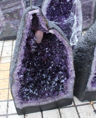 China Europe Hot Selling Small and Large Natural Amethyst Geodes, Brazil Amethyst Geodes, Amethyst Clusters for sale