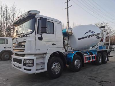 Chine F3000 camion de transport de béton 8x4 375 ch Shacman mélangeur EuroV blanc à vendre