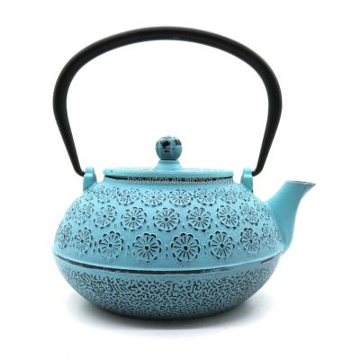 China Sustainable Blue Floral Cast Iron Teapot Kettle With Stainless Steel Infuser 34oz for sale