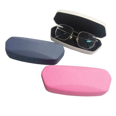 Chine Pour les lunettes en cuir PU + tôle de fer, étui anti rayures 162*63*366mm à vendre