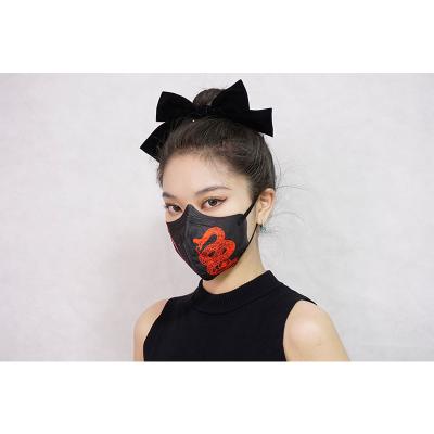 China Disposable Cold Snake Fashion Printing Non Woven Fabric KN95 Masks Face Mask for sale