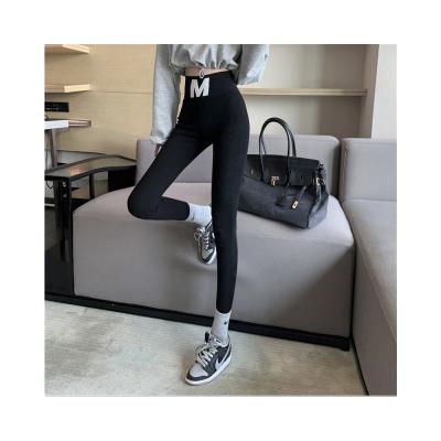 China Anti-pilling high waist bare feeling sports fitness hip-lifting leggings 2022 new style yoga pants women no line shark embarrassment pants for sale