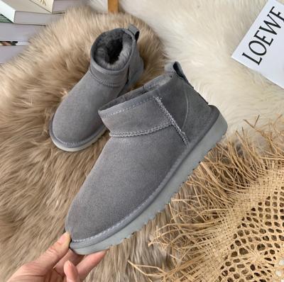 China Classic fashion trend sheep skins luxury lamb fur low snow fur boot fashion non-slip boot for sale