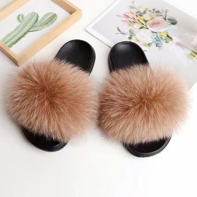 China Fashion Ladies Indoor Slippers Anti-slip Logo Fox Fur Slippers With Custom Size for sale