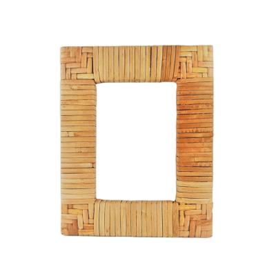 China Custom Hand Woven Standing Family Rattan Photo Frame - Woven Standing Rattan Photo Frame-Large Size for sale