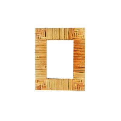 China Decoration Guaranteed Quality Appropriate Price Standing Large Size Handmade Rattan Photo Frame for sale