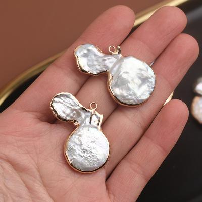 China Jewelry Accessories Natural White Baroque Pearl Bead Charm Pendant, Irregular Bead Frame Connector Pendant for sale