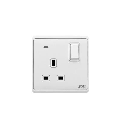 China Classic 13A 250V Single Pole Switched BS Socket Outlets With Neon for sale