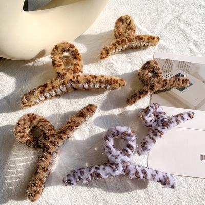 China European New Arrived Leopard Print Dot Hair Claw Plush Hair Clip 12cm Hair Accessories For Women for sale