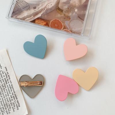 China Hair Clip Low MOQ Morandi Cute Hair Color Heart Shape Plastic Hair Clip Barrette For Kids for sale