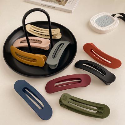 China Clip 2022 New Large Solid Color Platypus Plastic Frosted Hair Clip Hair Barrettes Solid Color For Women for sale