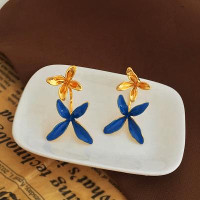 China Enamel 2022 New Flower Women's Fashion Jewelry Elegant Gold Plated Enamel Flower Stud Earrings for sale