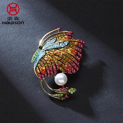 China High quality colour brooch diamond rhinestone crystal pearl butterfly brooches jewellery pins en venta